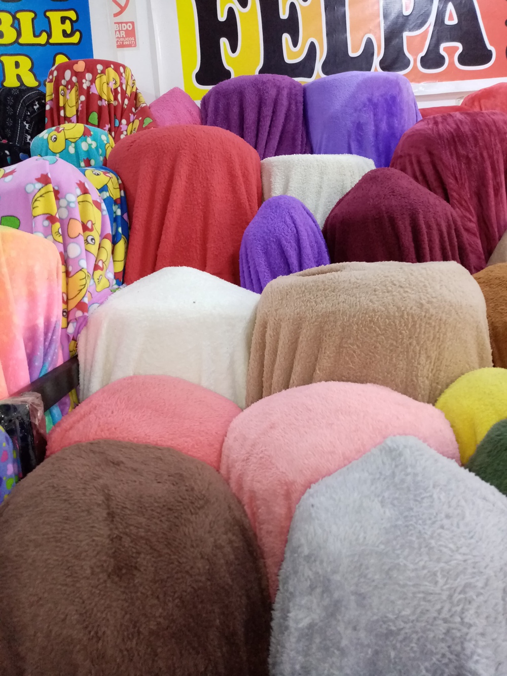 PELUCHE DOBLE CARA-COLORES